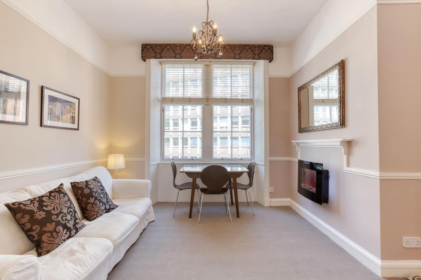 West Port - 2Br In The Heart Of The Old Town Just Off The Grassmarket Εδιμβούργο Εξωτερικό φωτογραφία