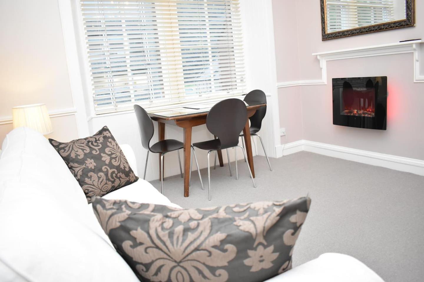 West Port - 2Br In The Heart Of The Old Town Just Off The Grassmarket Εδιμβούργο Εξωτερικό φωτογραφία